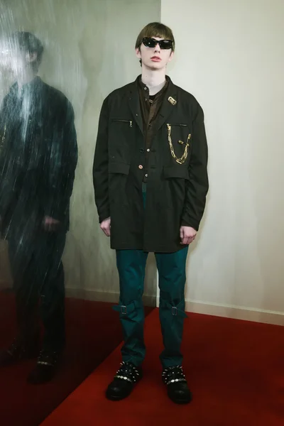 Look 14